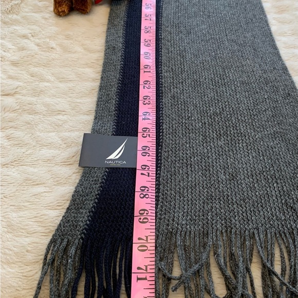 NAUTICA unisex gray acrylic and nylon fringed scarf with blue stripe NWT - Picture 8 of 8